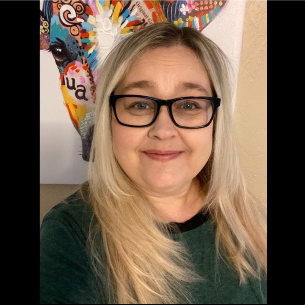 Meet your Posher, Stephanie